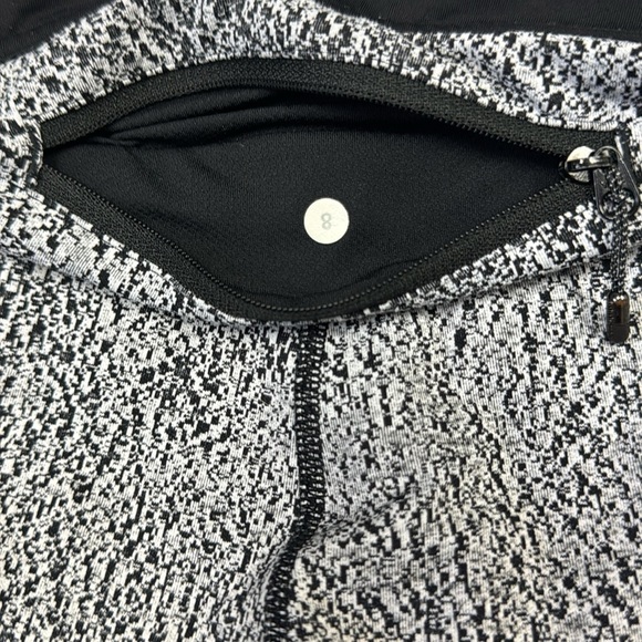 Lululemon Athletica Black and Gray Patterned Leggings - Picture 8 of 8
